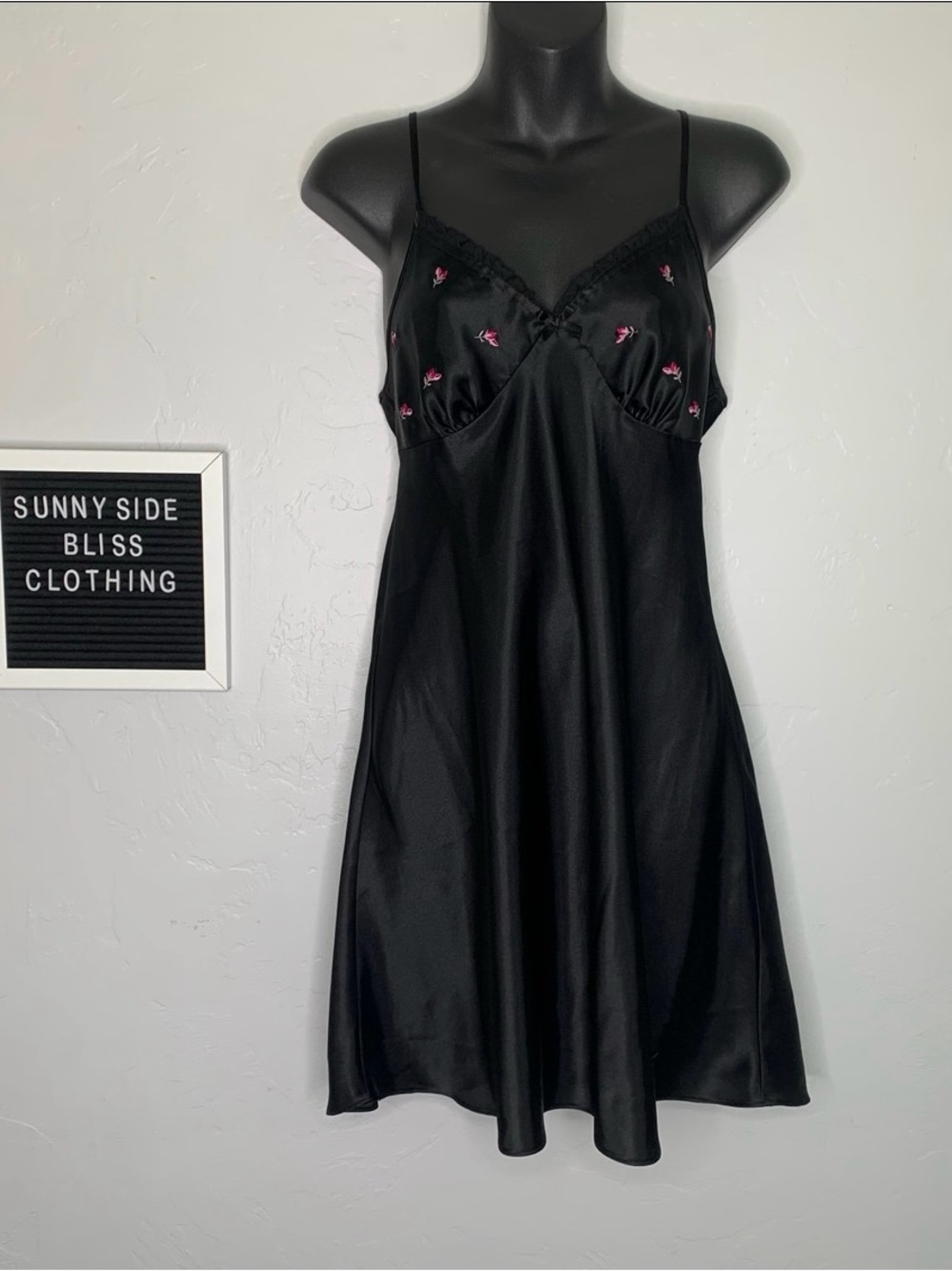 Adonna Black Satin Floral Babydoll Slip Dress Pink Embroidery Women’s Size Small
